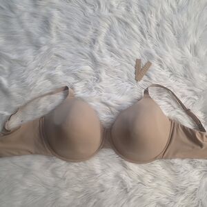 SKIMS Seamless Tan Bra Colour Clay 42H